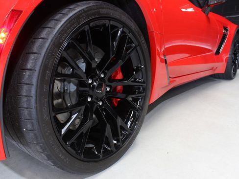 Used 2016 Chevrolet Corvette Z06 w/ 3LZ Preferred Equipment Group image 24