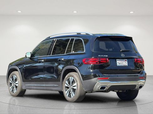 Used 2026 Mercedes-Benz GLB 250 image 3
