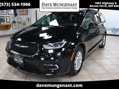 Used 2023 Chrysler Pacifica Touring-L