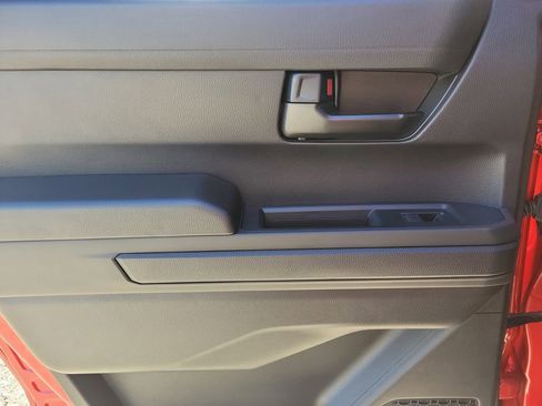 Used 2025 Toyota Tacoma SR image 7