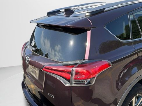 Used 2017 Toyota RAV4 XLE FWD image 4