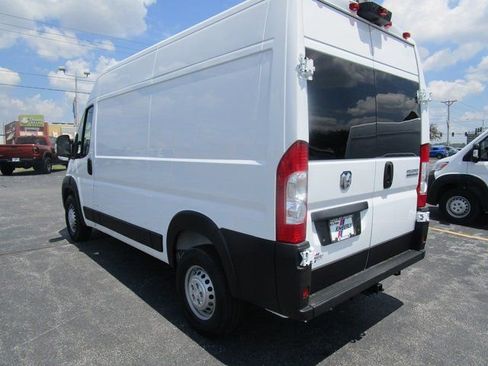 Used 2024 RAM ProMaster 1500 w/ Convenience Group FWD image 4