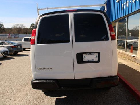 Used 2019 Chevrolet Express 3500 Extended w/ Driver Convenience Package image 5