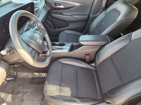 Used 2024 Buick Envista Preferred image 13