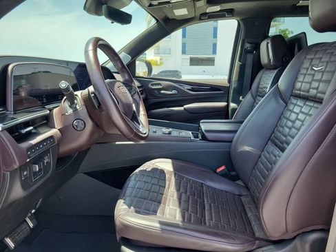 Certified 2022 Cadillac Escalade Premium Luxury Platinum AWD/4WD image 29
