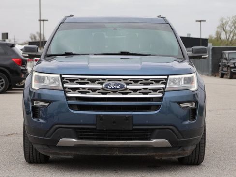 Used 2018 Ford Explorer XLT w/ Equipment Group 202A image 5