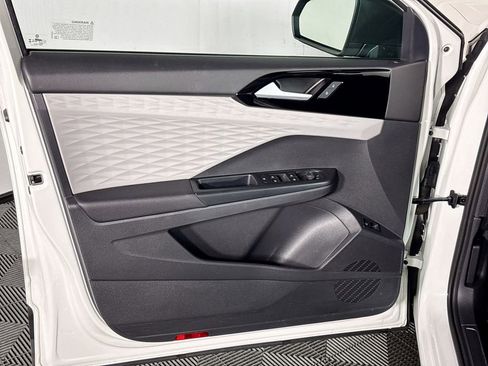 Certified 2023 Volkswagen Taos S image 11