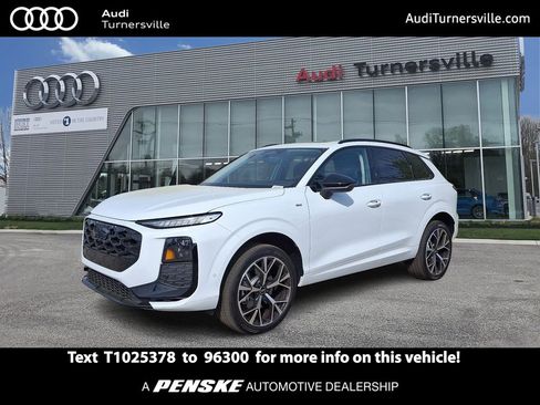 New 2026 Audi Q3 quattro 2.0T image 1