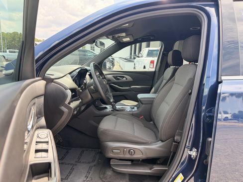 Used 2023 Chevrolet Traverse LT AWD/4WD image 14