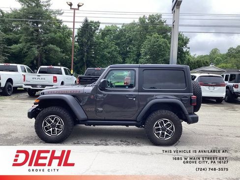 Used 2024 Jeep Wrangler Rubicon w/ Convenience Group AWD/4WD image 4