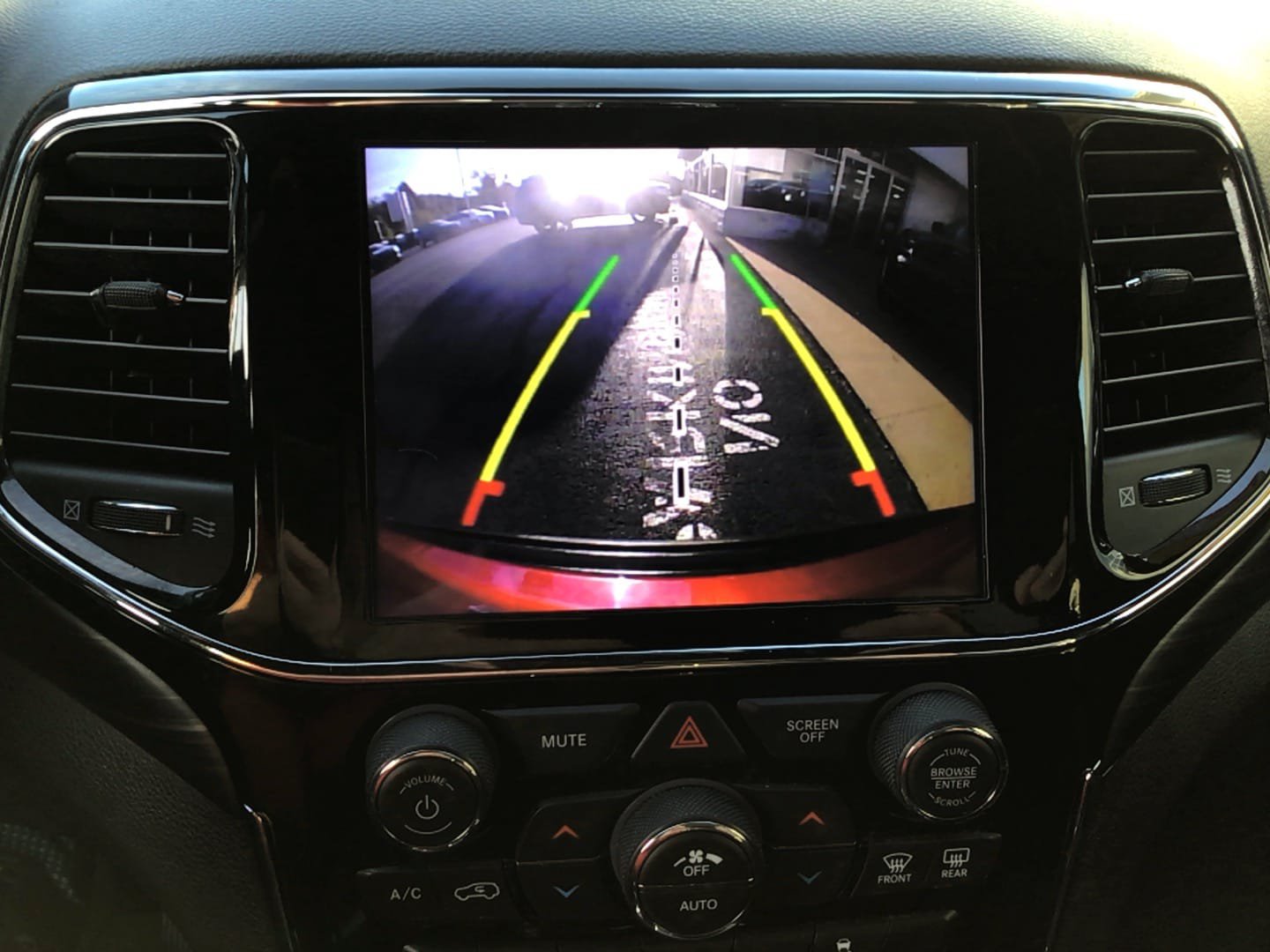 Certified 2020 Jeep Grand Cherokee Altitude AWD/4WD image 14