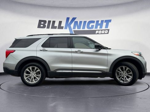 Certified 2021 Ford Explorer XLT w/ Equipment Group 202A image 6