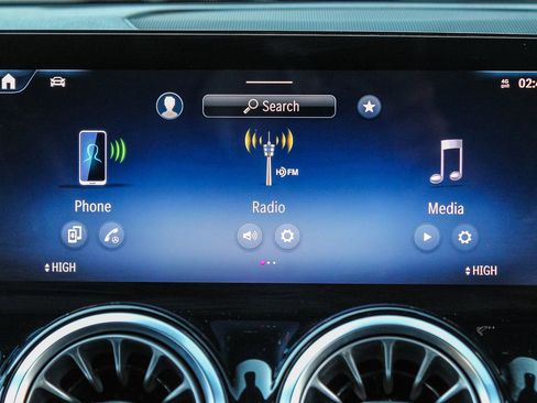 Certified 2024 Mercedes-Benz GLB 250 image 16