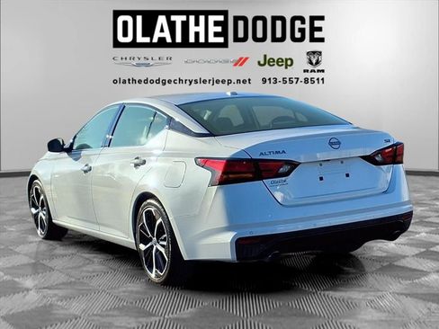 Used 2024 Nissan Altima 2.5 SR image 3