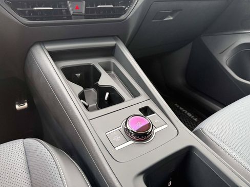Certified 2026 Volkswagen Tiguan SE R-Line FWD image 30