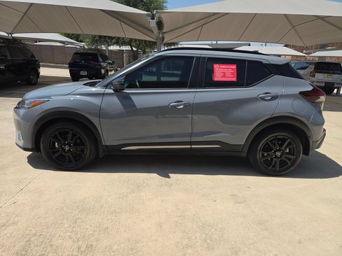 Used 2024 Nissan Kicks SR w/ SR Premium Package FWD image 6