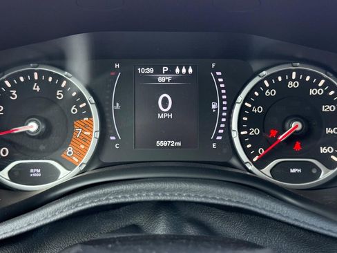 Used 2019 Jeep Renegade Altitude w/ Quick Order Package 2XM FWD image 18