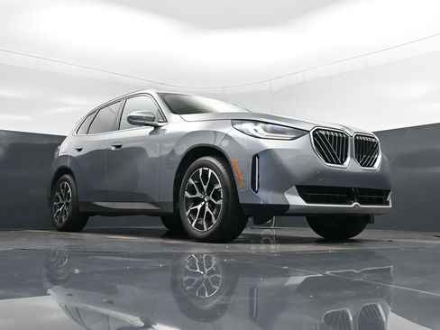 Certified 2025 BMW X3 xDrive30i w/ Convenience Package image 44