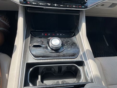 Used 2022 Jeep Wagoneer Series II AWD/4WD image 53