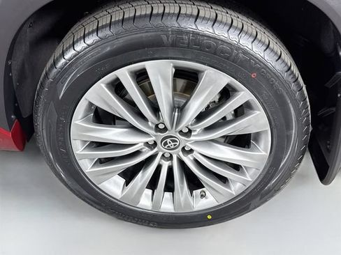 Used 2022 Toyota Highlander Platinum FWD image 33