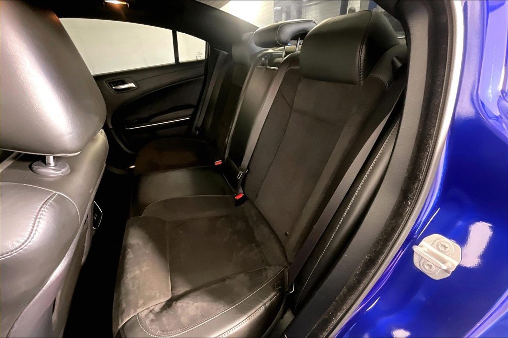 Used 2022 Dodge Charger R/T w/ Plus Group RWD image 32