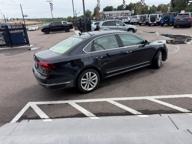 Used 2017 Volkswagen Passat 1.8T SEL Premium FWD image 14