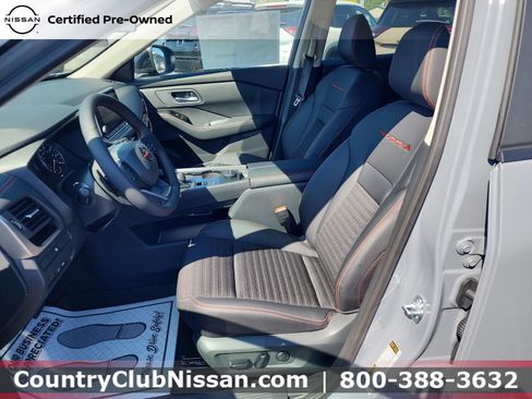 Used 2026 Nissan Rogue SV AWD/4WD image 11
