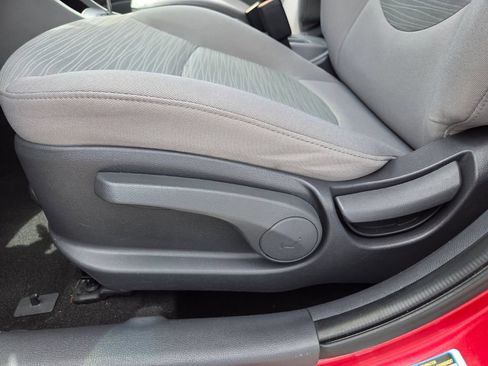 Used 2016 Hyundai Accent SE FWD image 10