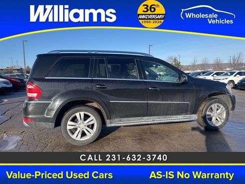 Used 2011 Mercedes-Benz GL 450 4MATIC image 3