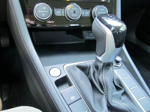 Used 2022 Volkswagen Jetta SE image 67