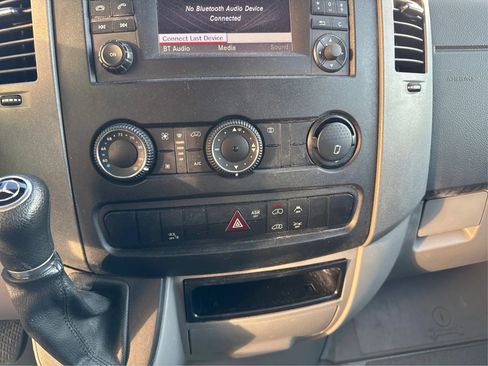 Used 2014 Mercedes-Benz Sprinter 2500 image 24