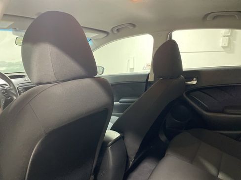 Used 2017 Kia Forte LX image 16