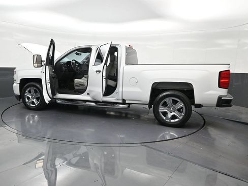 Used 2016 Chevrolet Silverado 1500 Custom w/ Custom Convenience Package RWD image 39