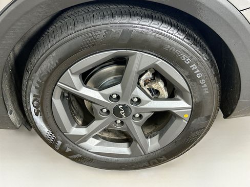 Used 2025 Kia K4 FWD image 11
