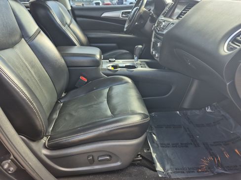 Used 2018 Nissan Pathfinder SL AWD/4WD image 26