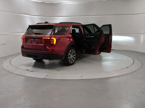 New 2025 Ford Explorer ST-Line image 9