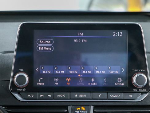 Used 2025 Nissan Altima 2.5 SV FWD image 19