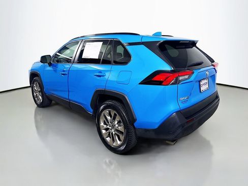 Certified 2021 Toyota RAV4 XLE Premium FWD image 5