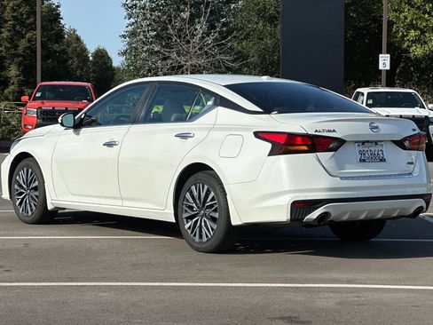 Certified 2023 Nissan Altima 2.5 SV w/ SV Premium Package image 6