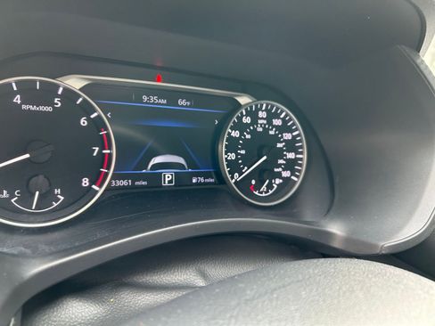 Used 2025 Nissan Sentra SV image 9