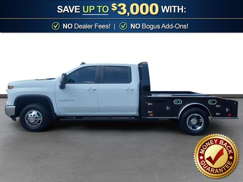 Used 2026 Chevrolet Silverado 3500 LT w/ Convenience Package AWD/4WD image 2