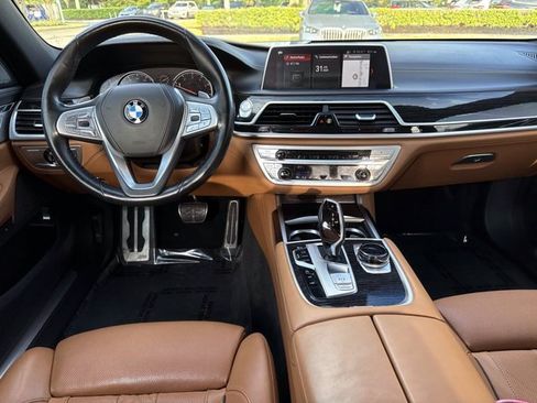 Used 2019 BMW 750i RWD image 15