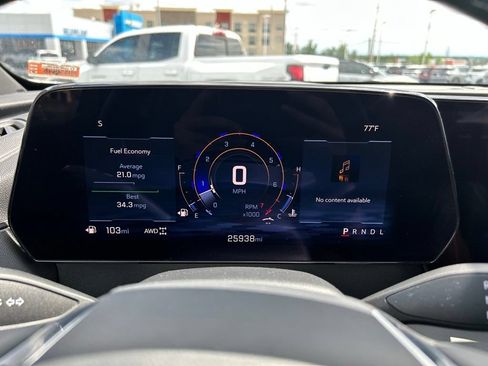Used 2025 Chevrolet Traverse LT w/ Sun and Wheel Package AWD/4WD image 24