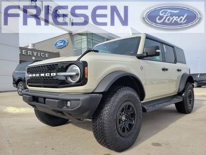 New 2025 Ford Bronco Outer Banks w/ Sasquatch Package