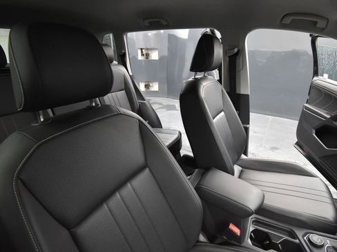 Used 2023 Volkswagen Tiguan SE image 17