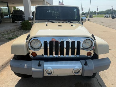 Used 2011 Jeep Wrangler Sahara w/ Dual Top Group AWD/4WD image 7