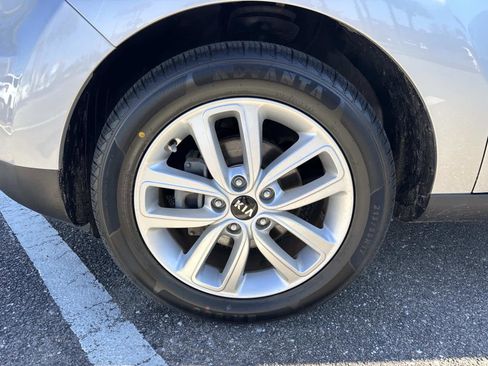 Used 2018 Kia Soul + image 10