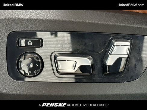 Used 2025 BMW X7 M60i image 4