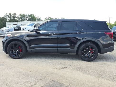 Used 2022 Ford Explorer ST w/ Equipment Group 401A AWD/4WD image 2