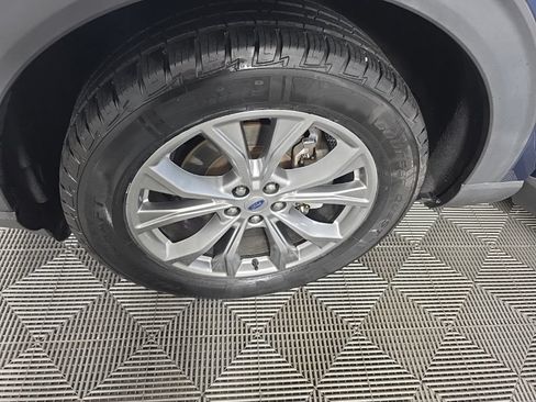 Used 2020 Ford Explorer XLT w/ Equipment Group 202A AWD/4WD image 10